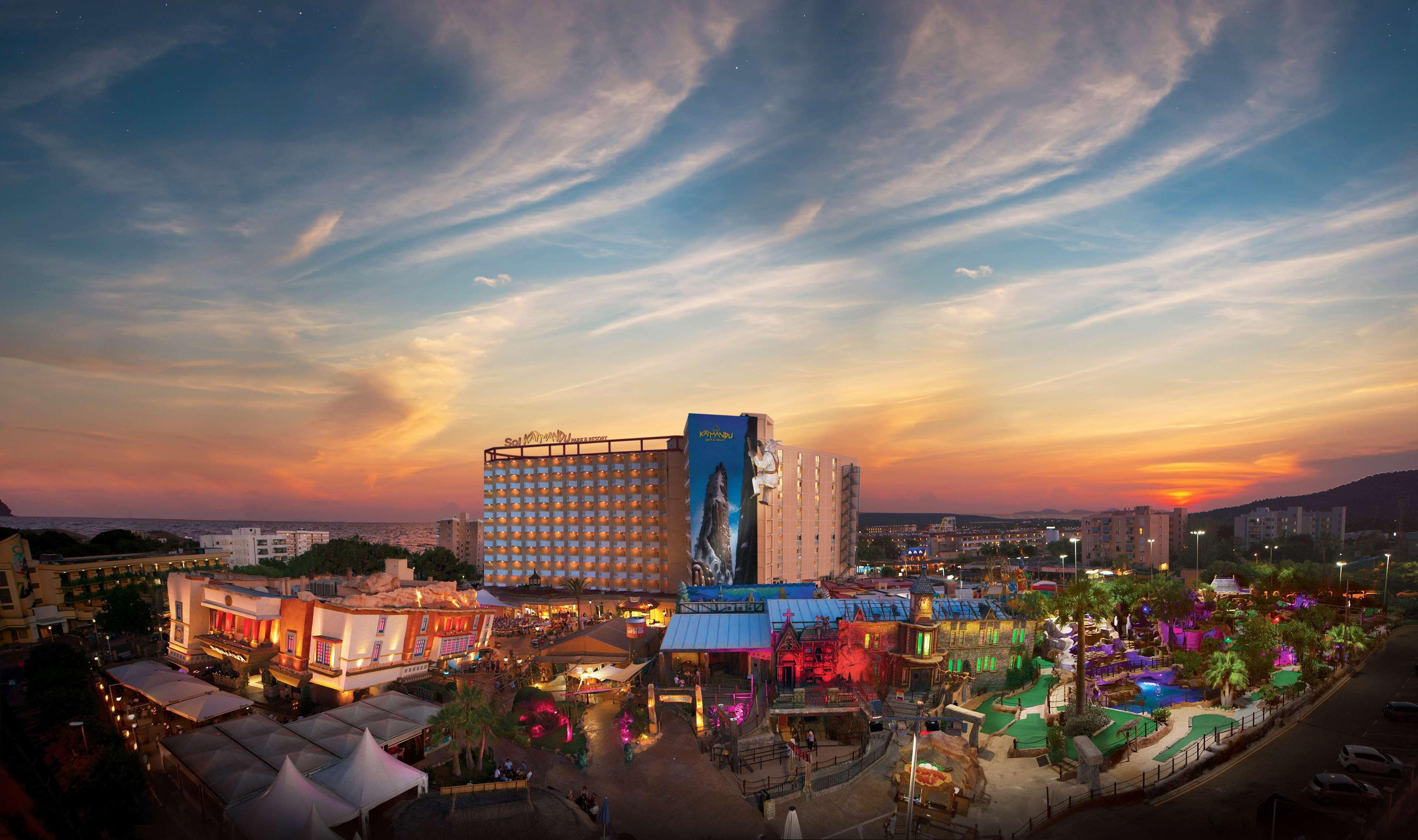 Sol Katmandu Park & Resort Magaluf  Esterno foto